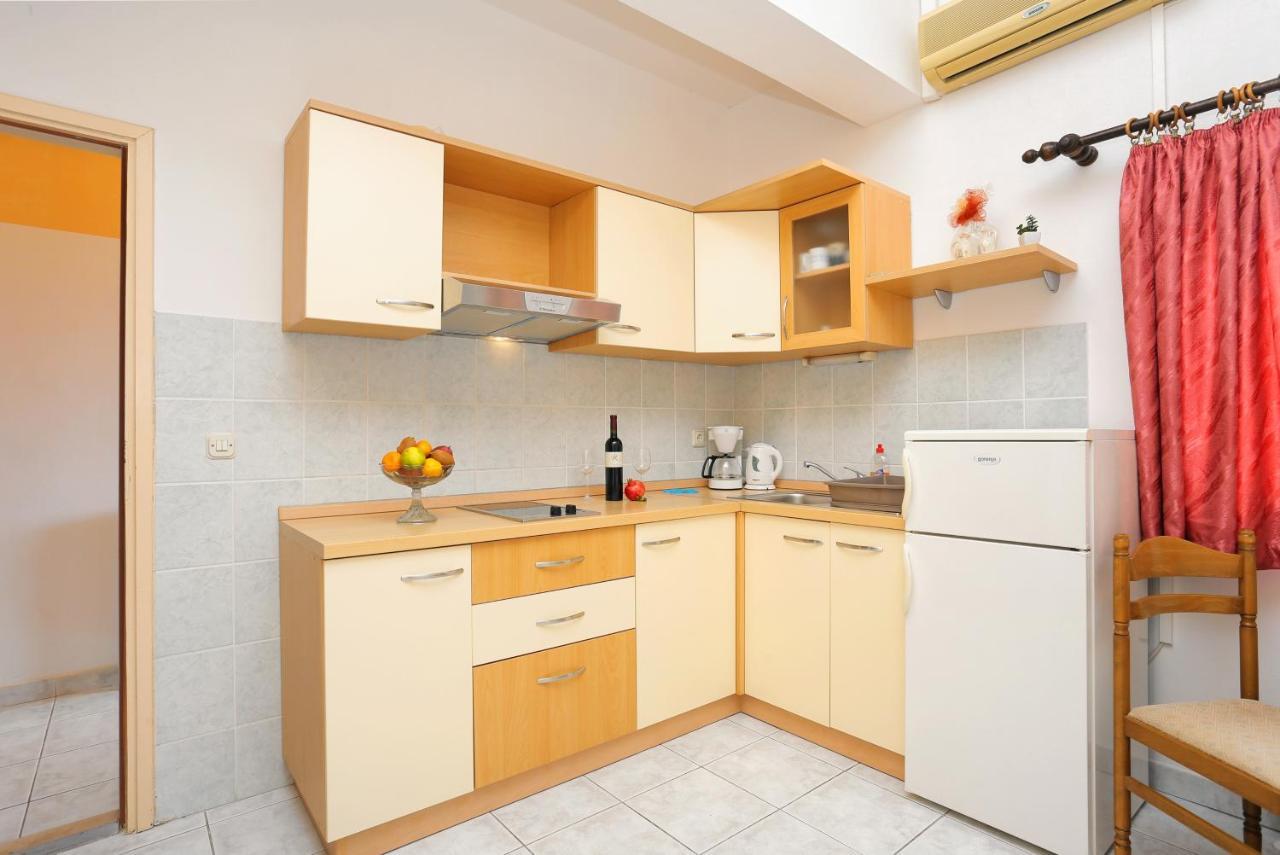 Apartments And Rooms With Parking Space Marina, Trogir - 5953 外观 照片