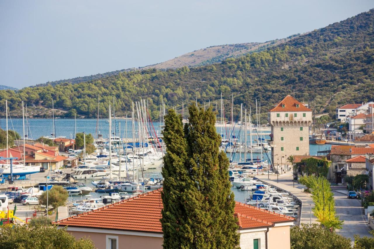 Apartments And Rooms With Parking Space Marina, Trogir - 5953 外观 照片
