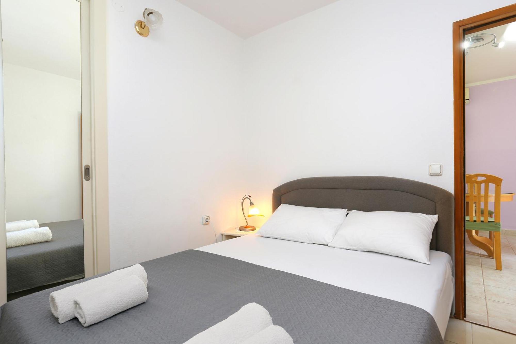 Apartments And Rooms With Parking Space Marina, Trogir - 5953 外观 照片