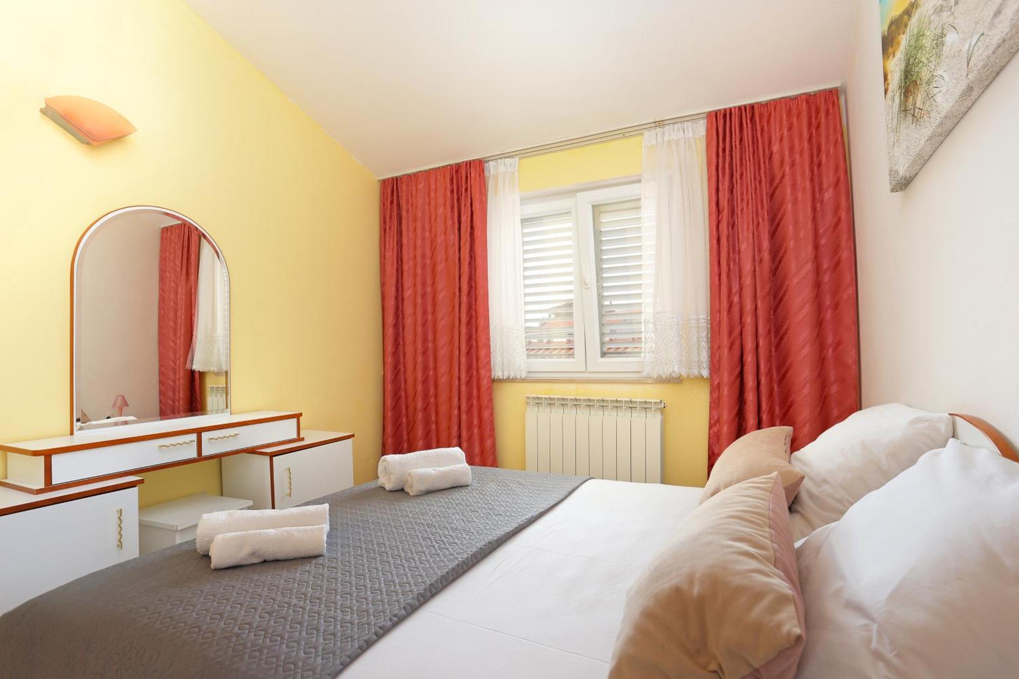 Apartments And Rooms With Parking Space Marina, Trogir - 5953 客房 照片
